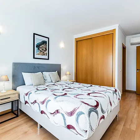 Daire Rocha Tower 13d - Skyline Ocean View